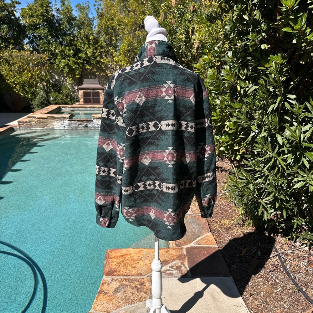 Patterned Jacket with Geometric Design - Picture 4 of 5